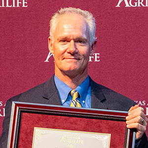 Texas A&M Forest Service District Forester Jason Ellis has been awarded the 2022 Vice Chancellor’s Award in Excellence for Public Service in Forestry.